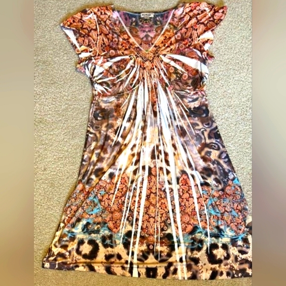 One world dress - Picture 1 of 4